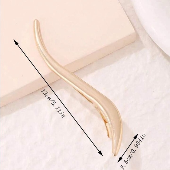 Gold Bar Hair Accessory - Picture 4 of 5